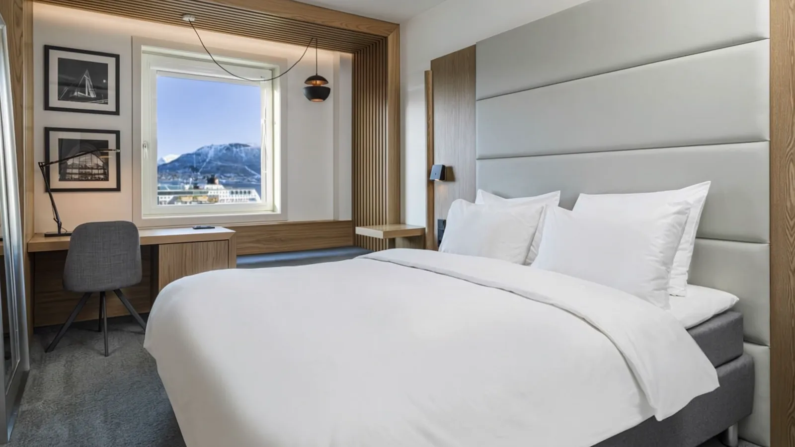 Habitación del Radisson Blu de Tromsø con la madera WD323